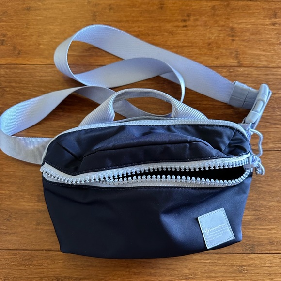Lululemon All Day Essentials Belt Bag 2.5L - Picture 1 of 3